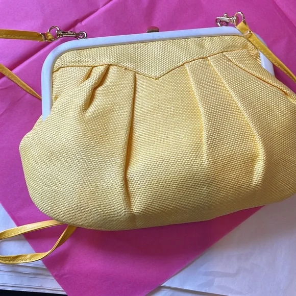 Vintage Yellow Clutch | Made in Italy | Elegant Evening Bag - Picture 3 of 13
